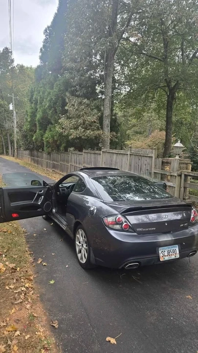 2008 Hyundai Tiburon - Image 7 of 8