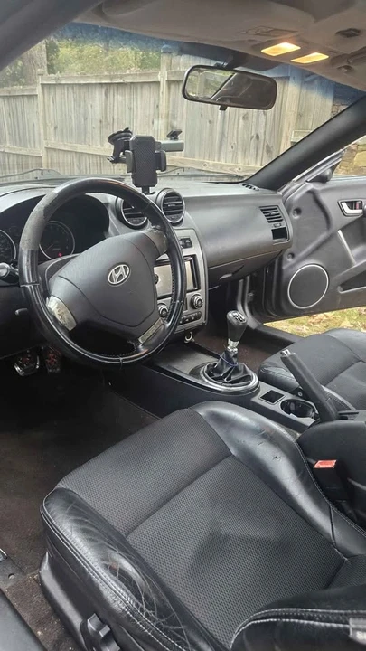 2008 Hyundai Tiburon - Image 4 of 8