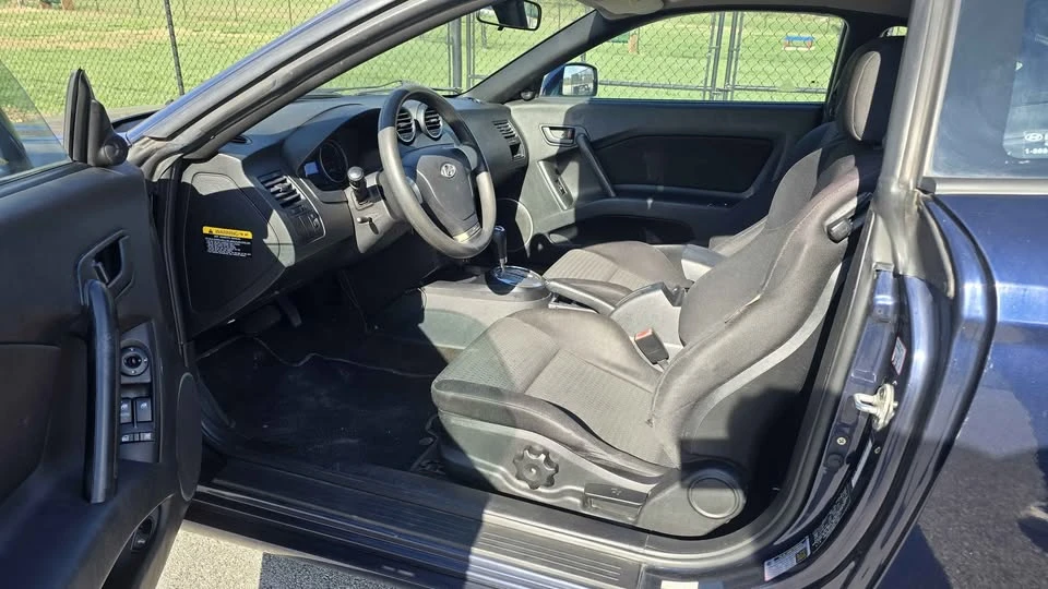 2008 Hyundai Tiburon - Image 7 of 14