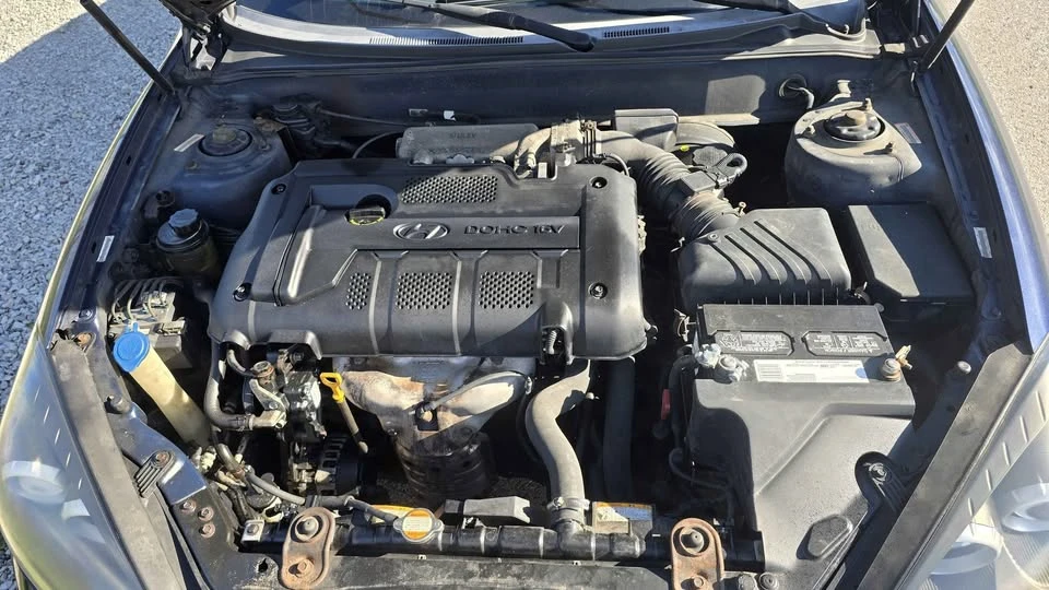 2008 Hyundai Tiburon - Image 12 of 14