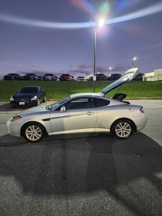 2008 Hyundai Tiburon - Image 12 of 20