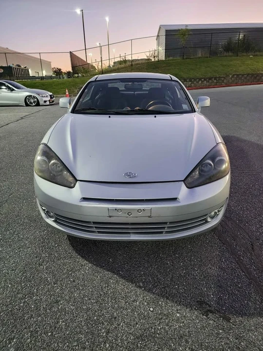 2008 Hyundai Tiburon - Image 2 of 20