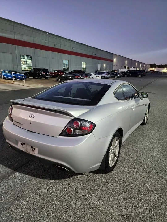 2008 Hyundai Tiburon - Image 9 of 20
