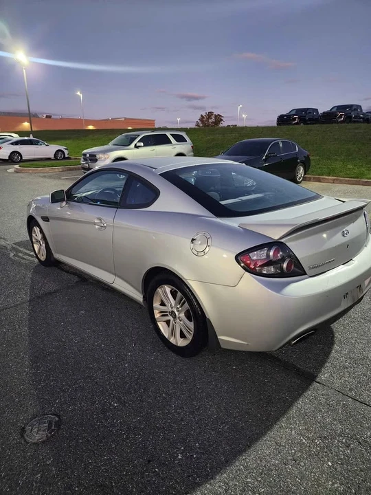 2008 Hyundai Tiburon - Image 10 of 20