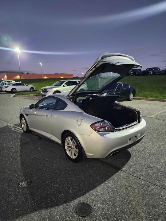 2008 Hyundai Tiburon - Image 13 of 20