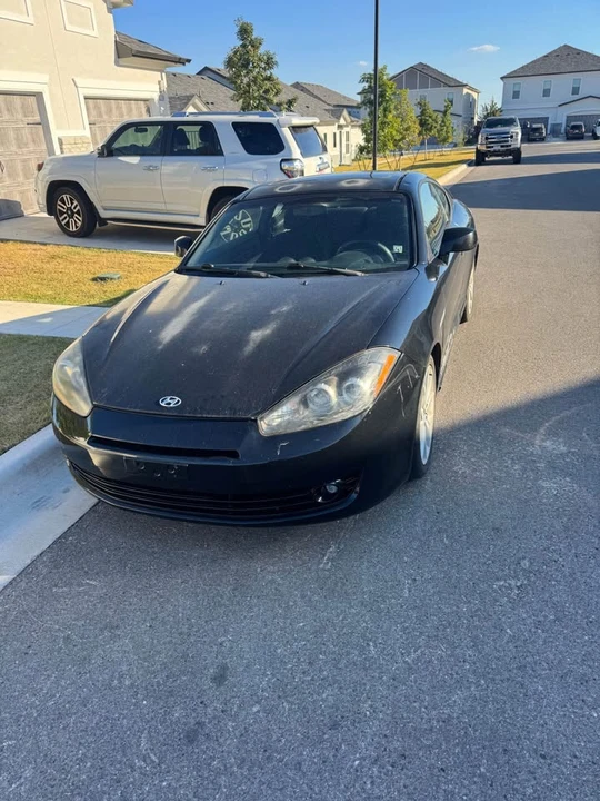 2008 Hyundai Tiburon - Image 2 of 4