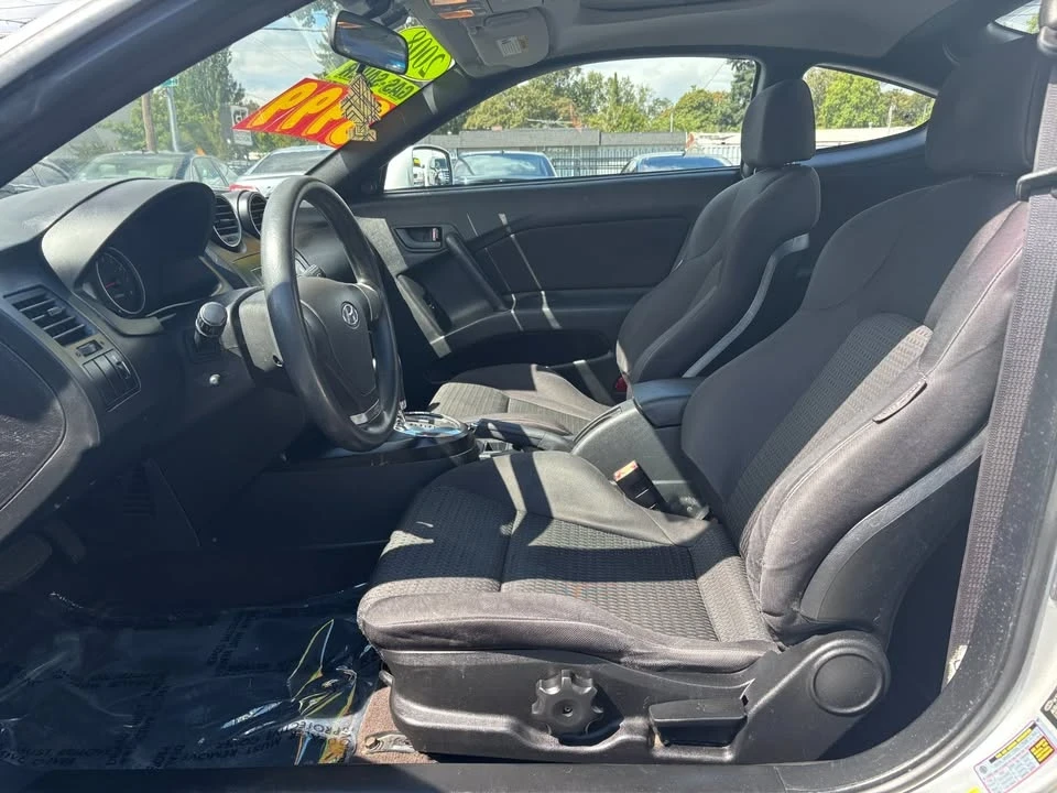 2008 Hyundai Tiburon - Image 10 of 14