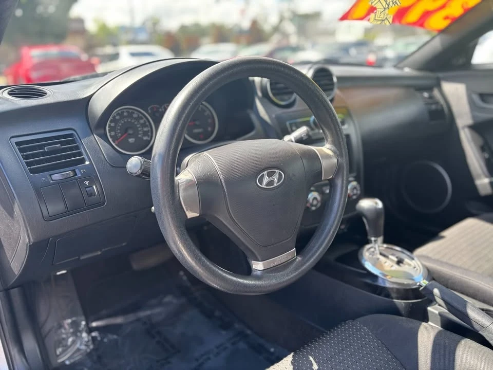 2008 Hyundai Tiburon - Image 11 of 14