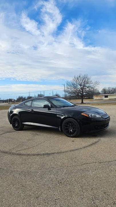 2008 Hyundai Tiburon - Image 2 of 10