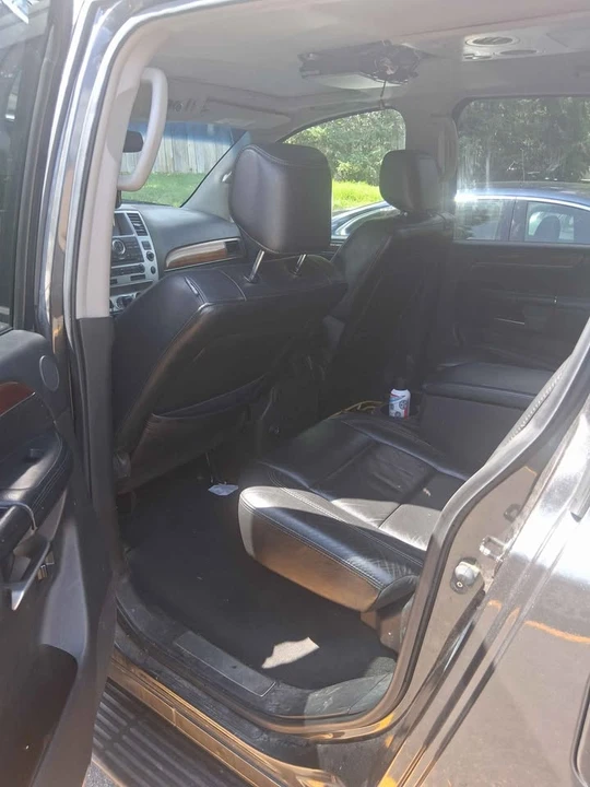 2008 Infiniti QX80 - Image 2 of 8