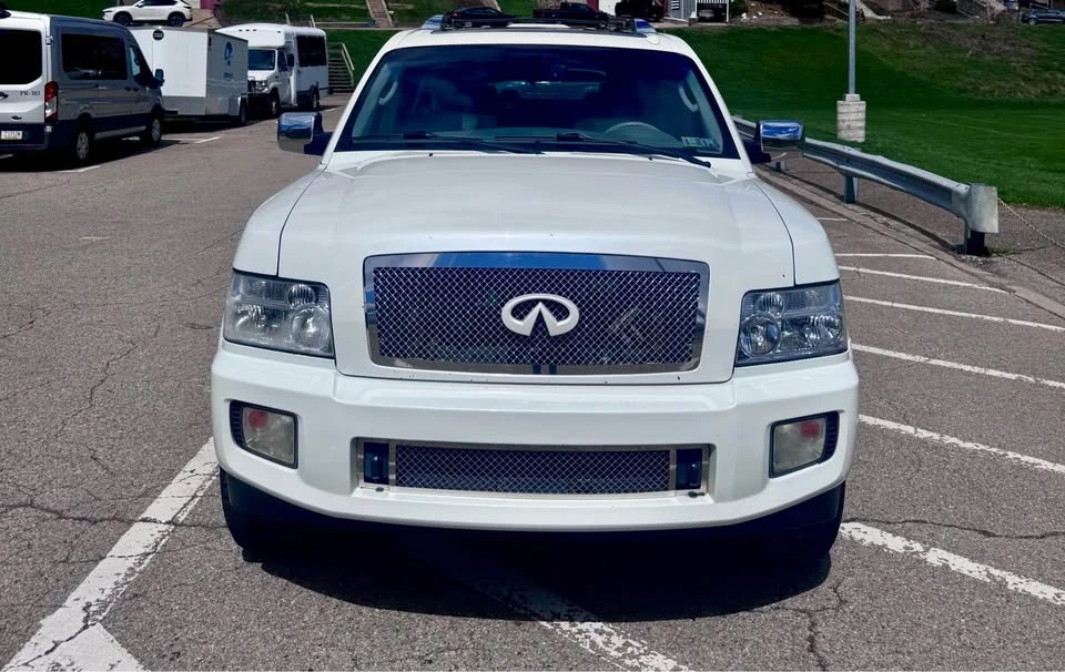 2008 Infiniti QX80 - Image 2 of 10