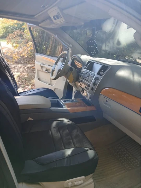 2008 Infiniti QX80 - Image 8 of 10