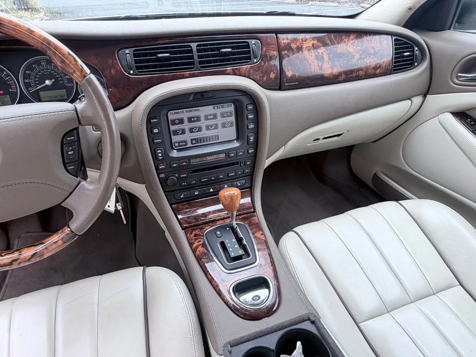 2008 Jaguar S-Type 2nd Gen - Image 11 of 18