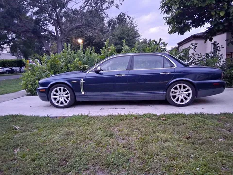 2008 Jaguar XJ Vanden Plas Sedan 4D
