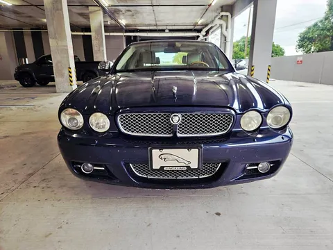 2008 Jaguar XJ8 Vanden Plas