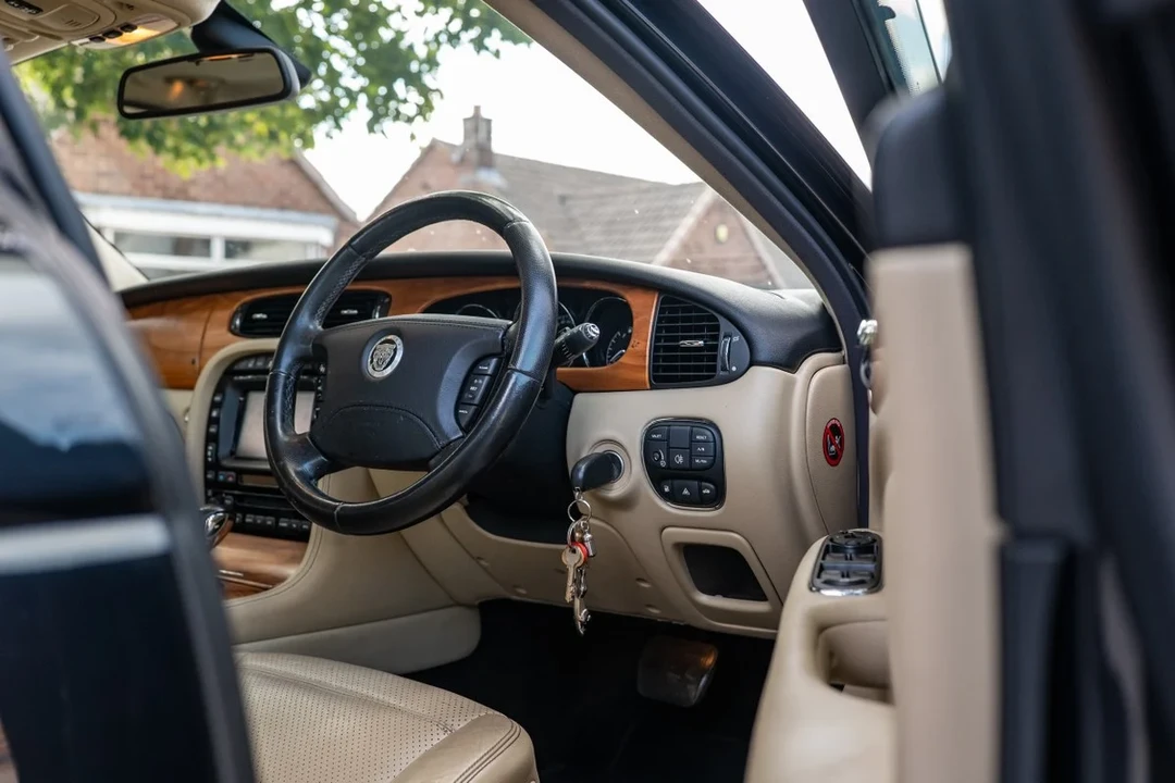 2008 Jaguar X350/X356/X358 XJR - Image 6 of 30