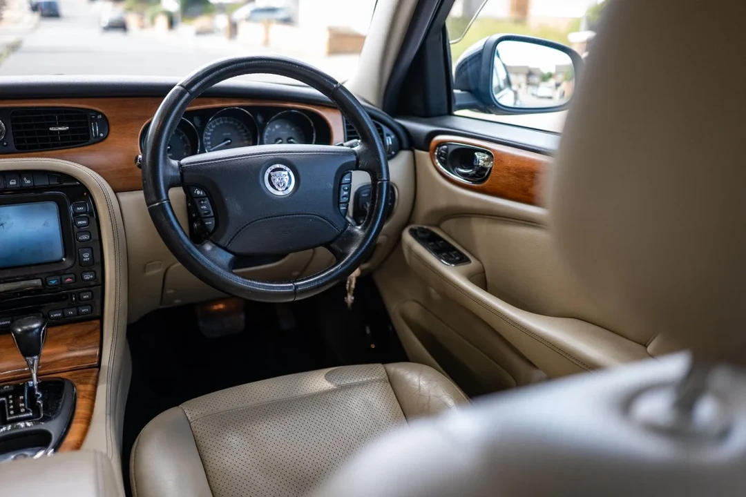 2008 Jaguar X350/X356/X358 XJR - Image 8 of 30