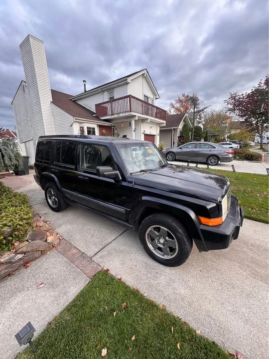 2008 Jeep Commander - Image 2 of 10