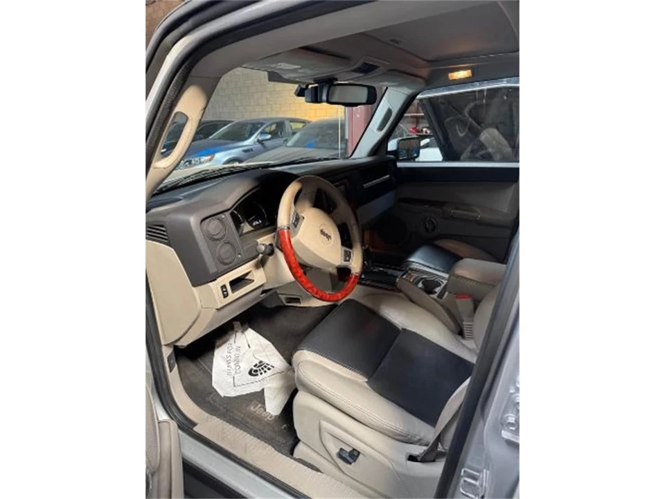 2008 Jeep Commander - Image 8 of 13