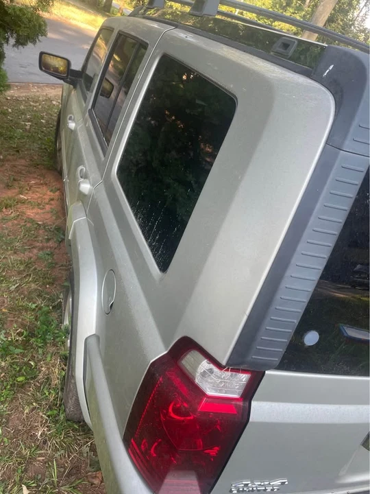 2008 Jeep Commander - Image 3 of 4
