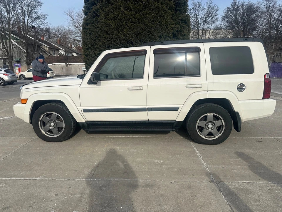 2008 Jeep Commander - Image 2 of 20