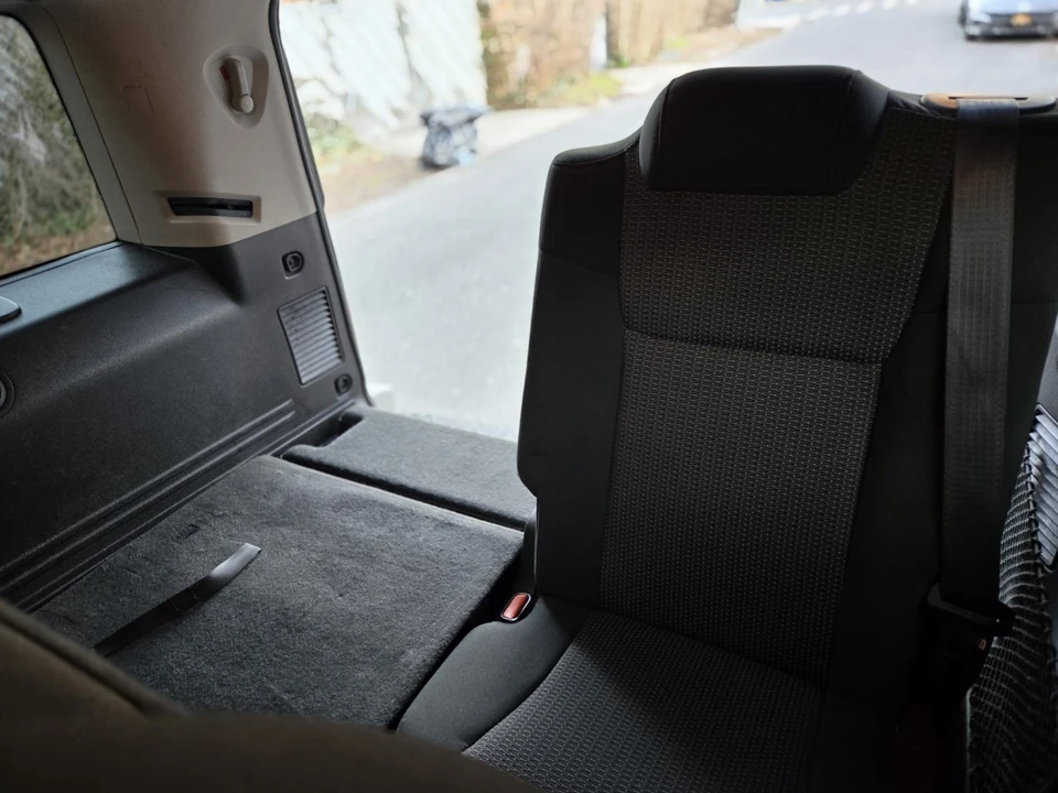 2008 Jeep Commander - Image 17 of 21