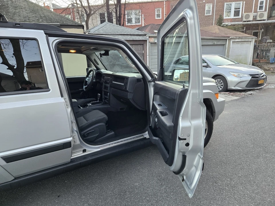 2008 Jeep Commander - Image 5 of 21