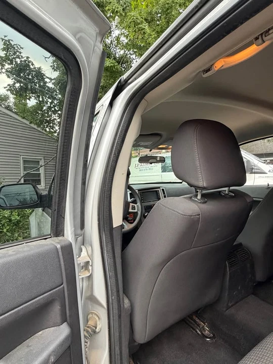 2008 Jeep Grand Wagoneer - Image 6 of 14