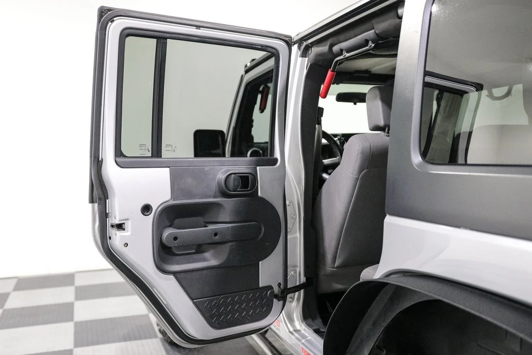 2008 Jeep Wrangler - Image 13 of 27