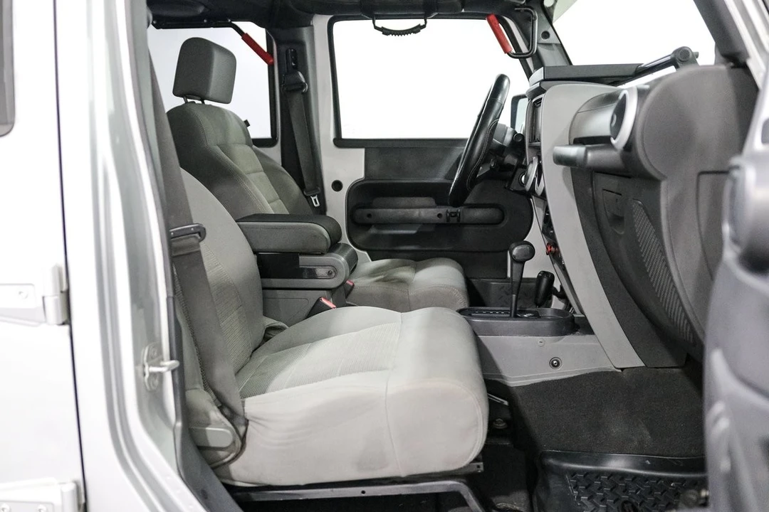 2008 Jeep Wrangler - Image 16 of 27