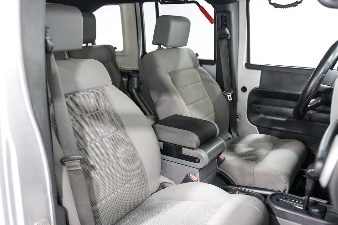 2008 Jeep Wrangler - Image 17 of 27