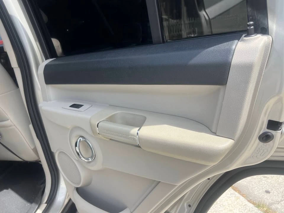2008 Jeep Commander - Image 13 of 20