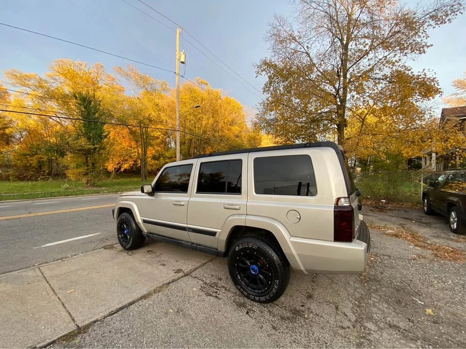2008 Jeep Commander - Image 2 of 11