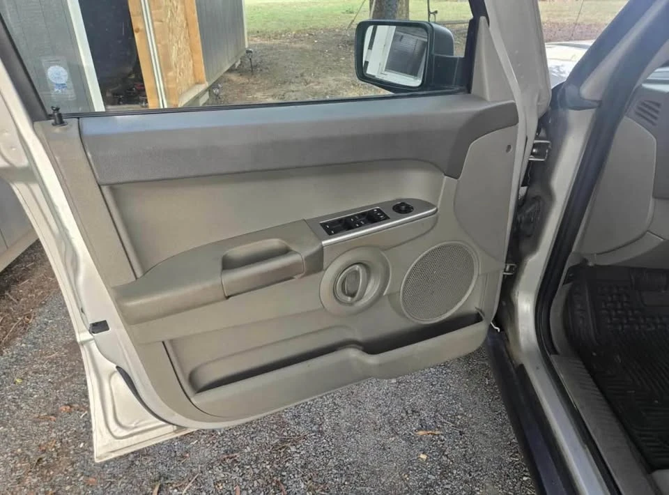 2008 Jeep Commander - Image 3 of 9