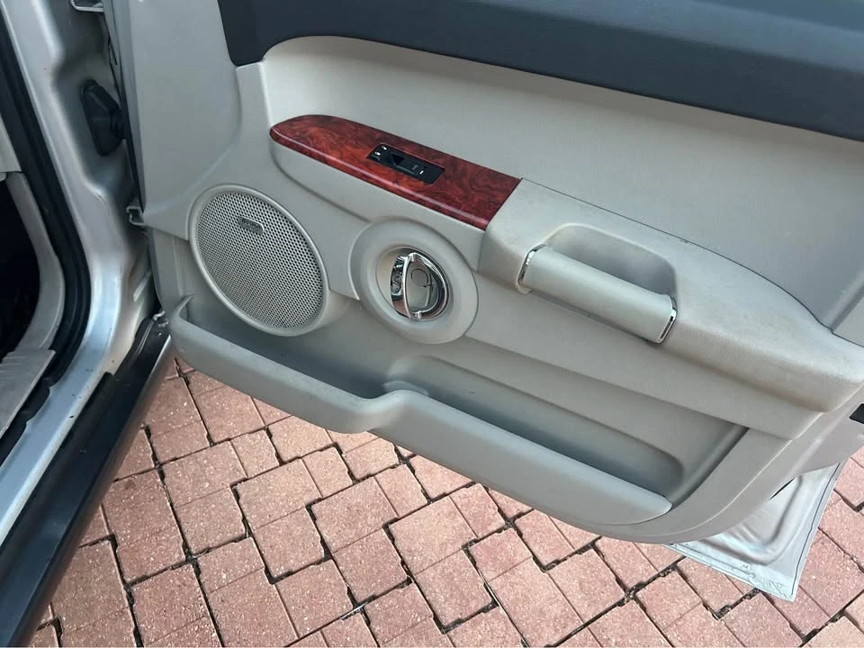 2008 Jeep Commander - Image 15 of 20