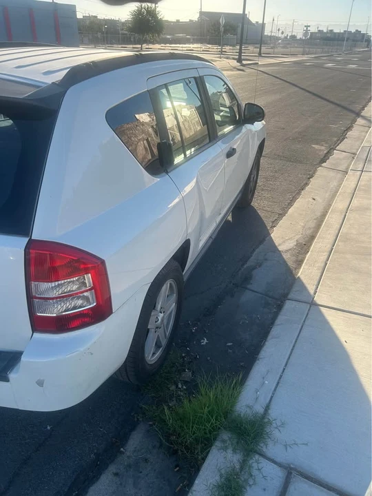 2008 Jeep Compass - Image 10 of 12