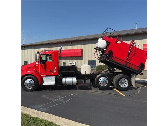 2008 Kenworth - Image 2 of 21