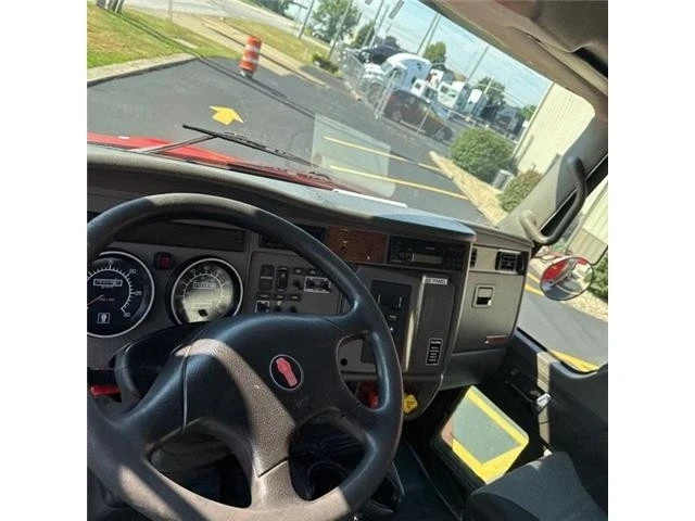 2008 Kenworth - Image 17 of 21