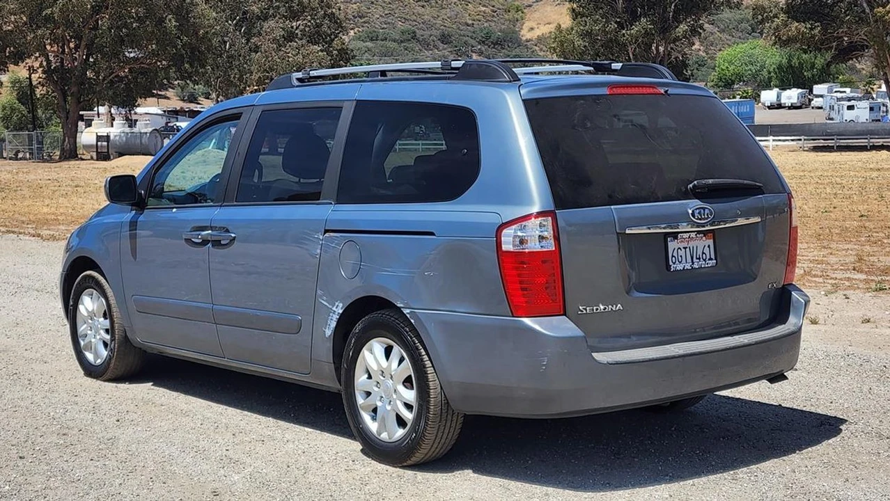 2008 Kia Carnival - Image 6 of 21