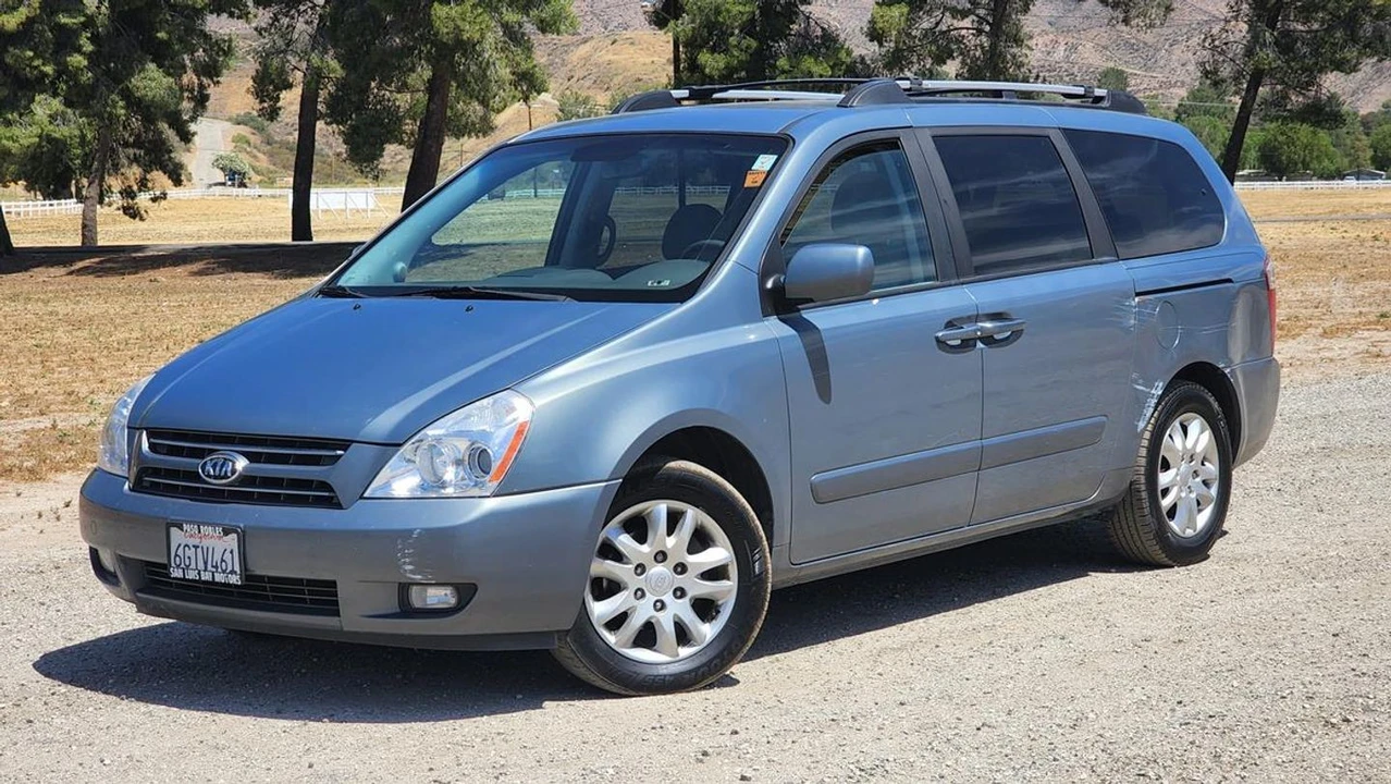2008 Kia Carnival - Image 2 of 21