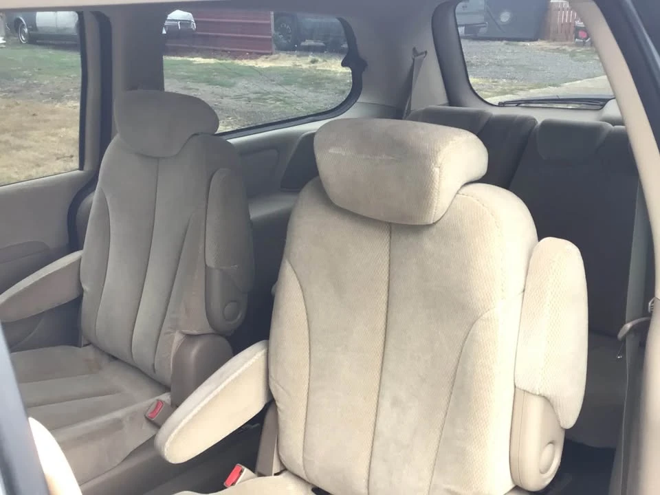 2008 Kia - Image 6 of 6
