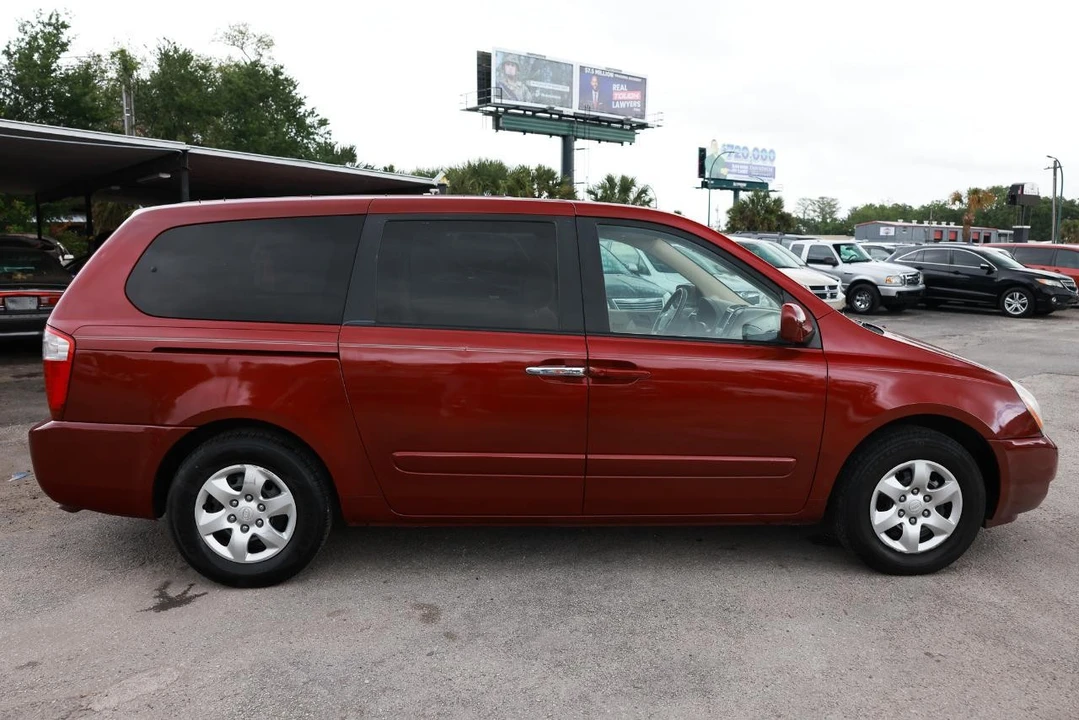 2008 Kia Carnival - Image 13 of 21