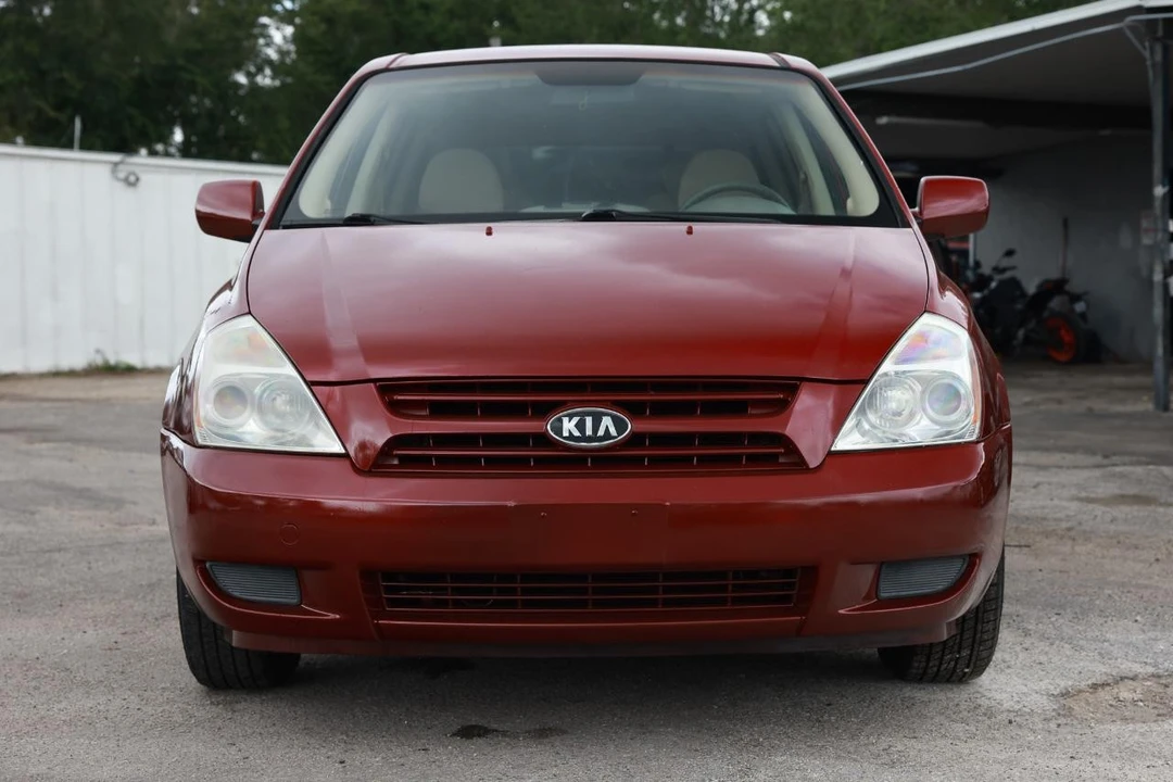 2008 Kia Carnival - Image 17 of 21