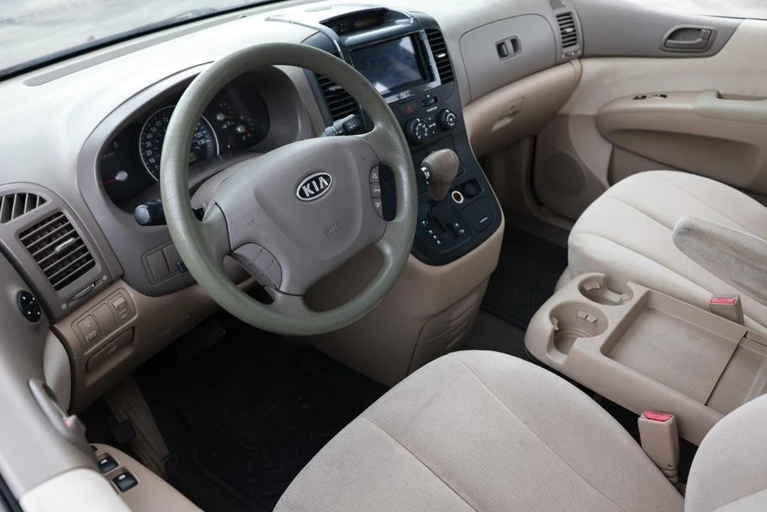 2008 Kia Carnival - Image 4 of 21