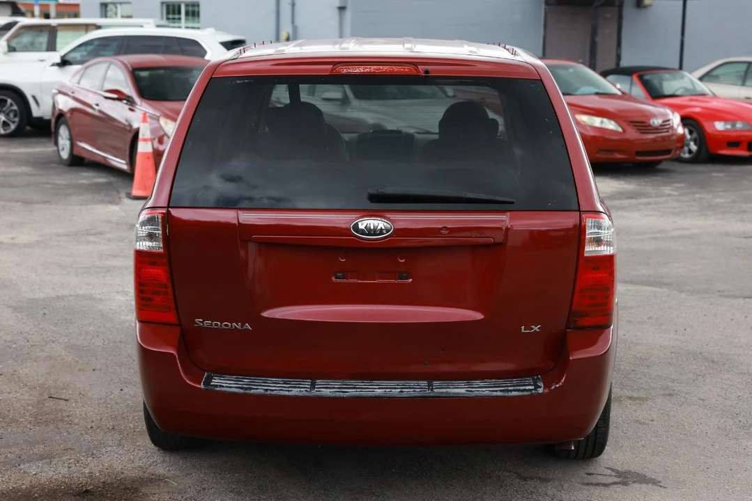 2008 Kia Carnival - Image 9 of 21