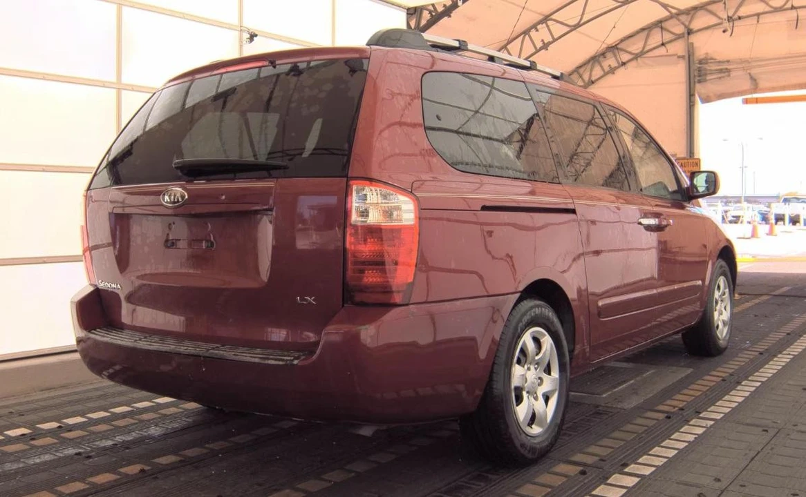 2008 Kia Carnival - Image 4 of 13