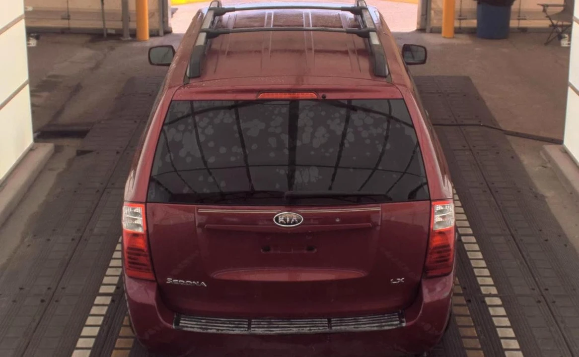 2008 Kia Carnival - Image 5 of 13