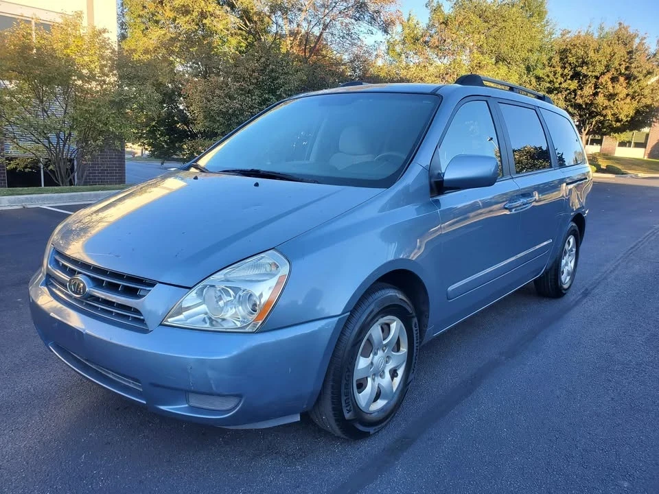 2008 Kia Carnival - Image 2 of 18