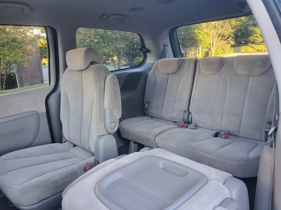2008 Kia Carnival - Image 12 of 18