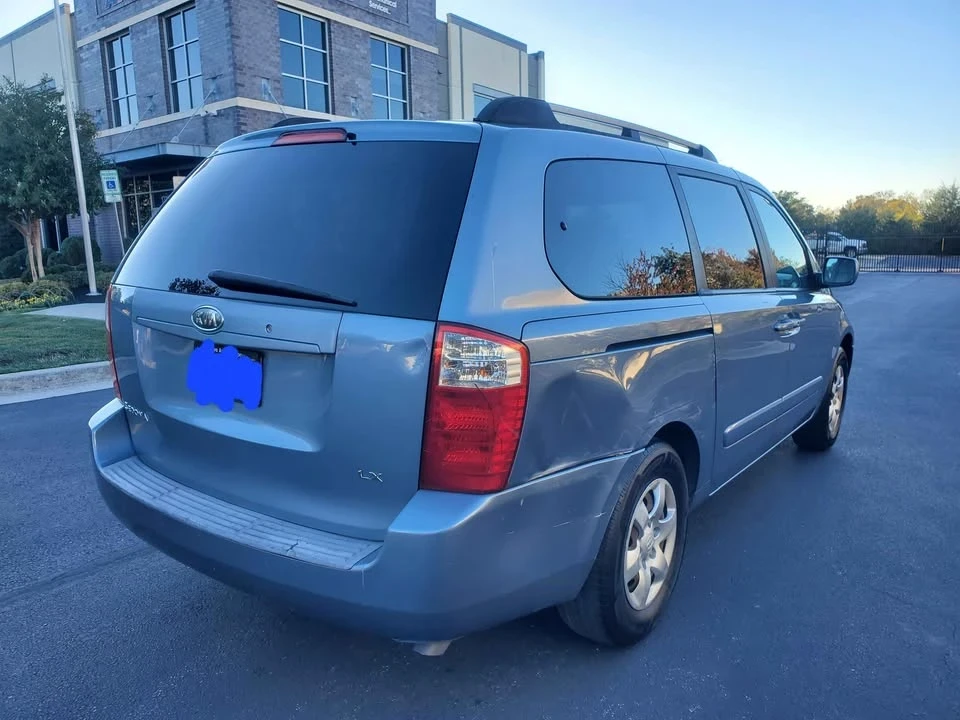 2008 Kia Carnival - Image 6 of 18